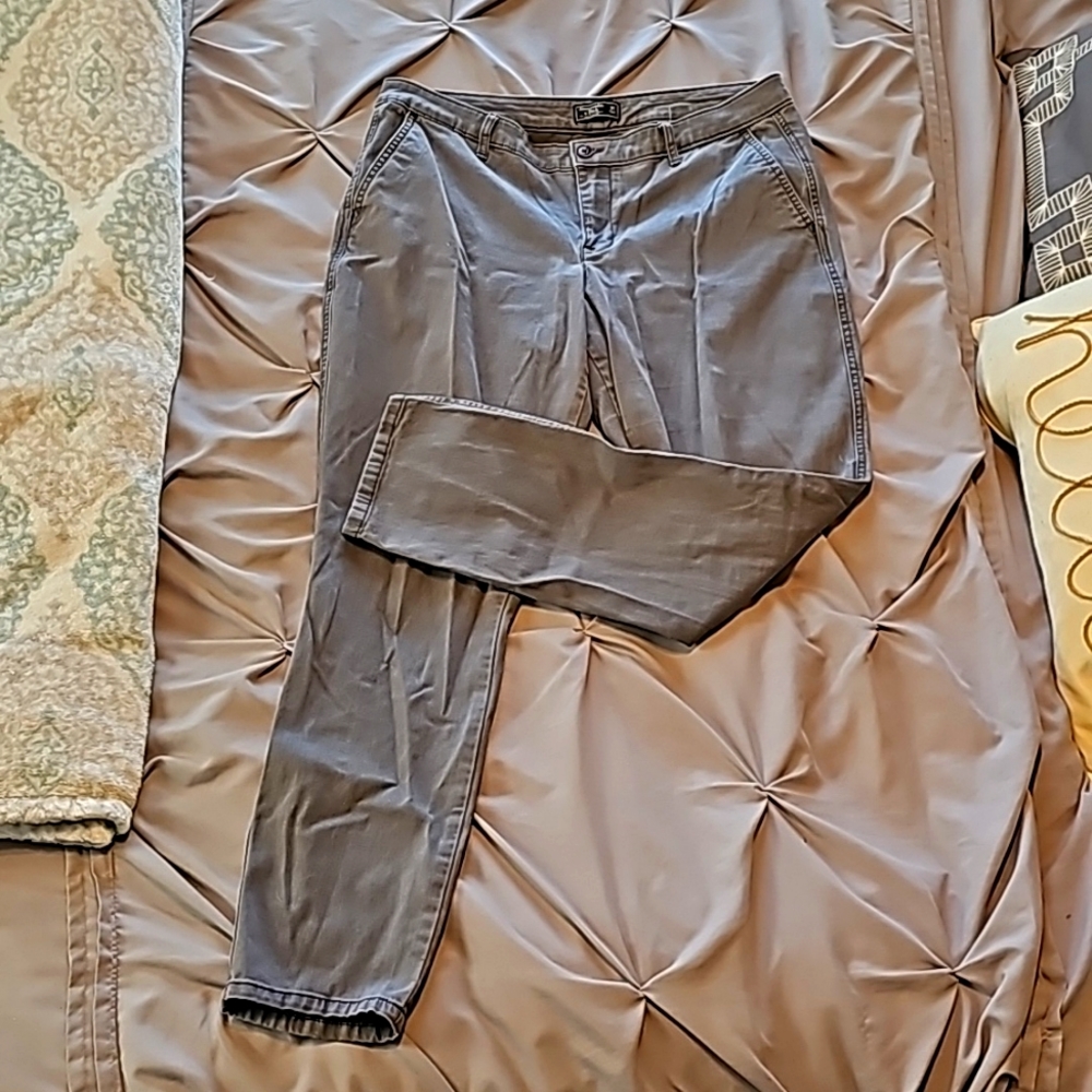 Abercrombie Chino